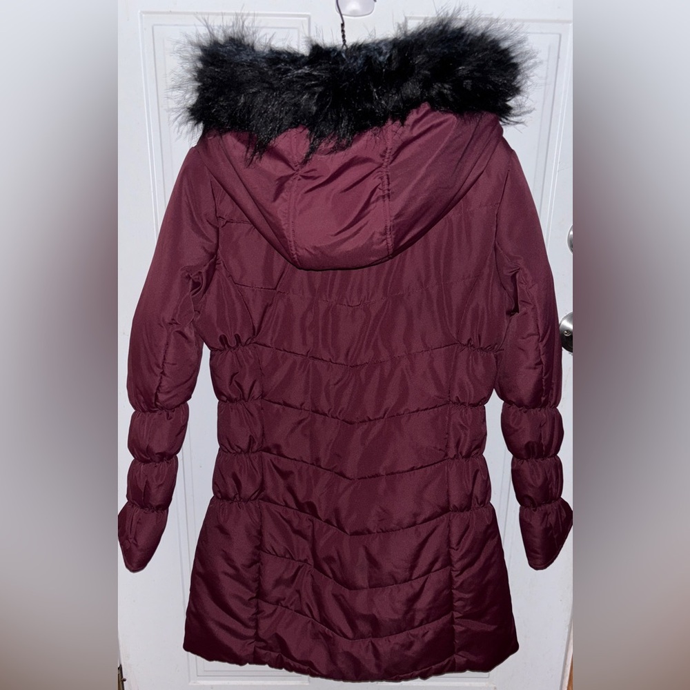 Maralyn & Me Burgundy Puffer Coat with Black Fur Trim Ptp-20 length-32 Medium - Picture 5 of 6